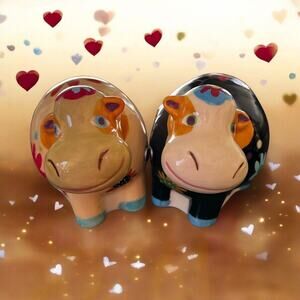 Lori Siebert Cozy Critters 22256 COWS Ceramic Magnetic Salt & Pepper Shakers